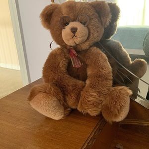 Cuddly retired Gund teddy bear. 18” ‘Booker’, glasses perched on nose. Perfect